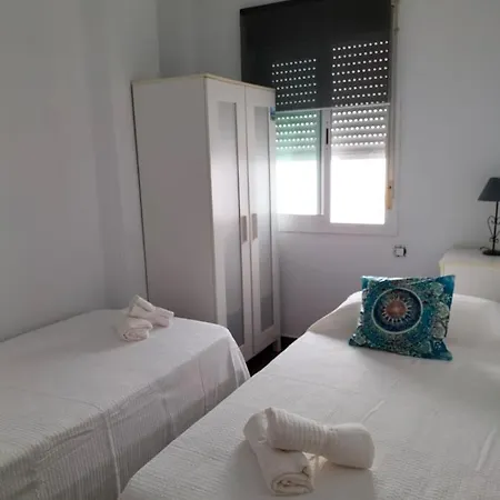 En Urbanizacion Al-andalus Cerca De La Playa De La Barrosa Apartment *
