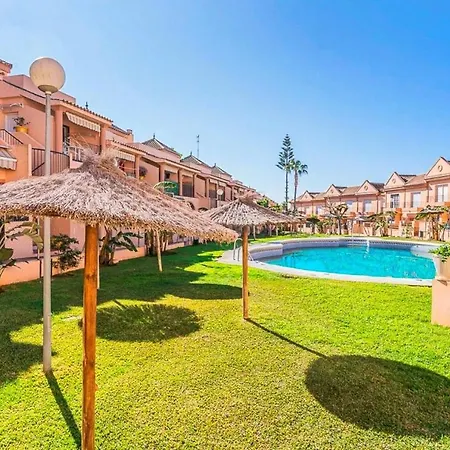 En Urbanizacion Al-andalus Cerca De La Playa De La Barrosa *