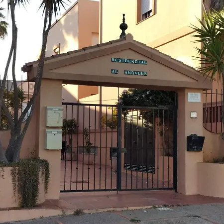 En Urbanizacion Al-andalus Cerca De La Playa De La Barrosa